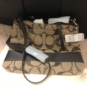 COACH SIGNATURE CROSSBODY PURSE  SALE